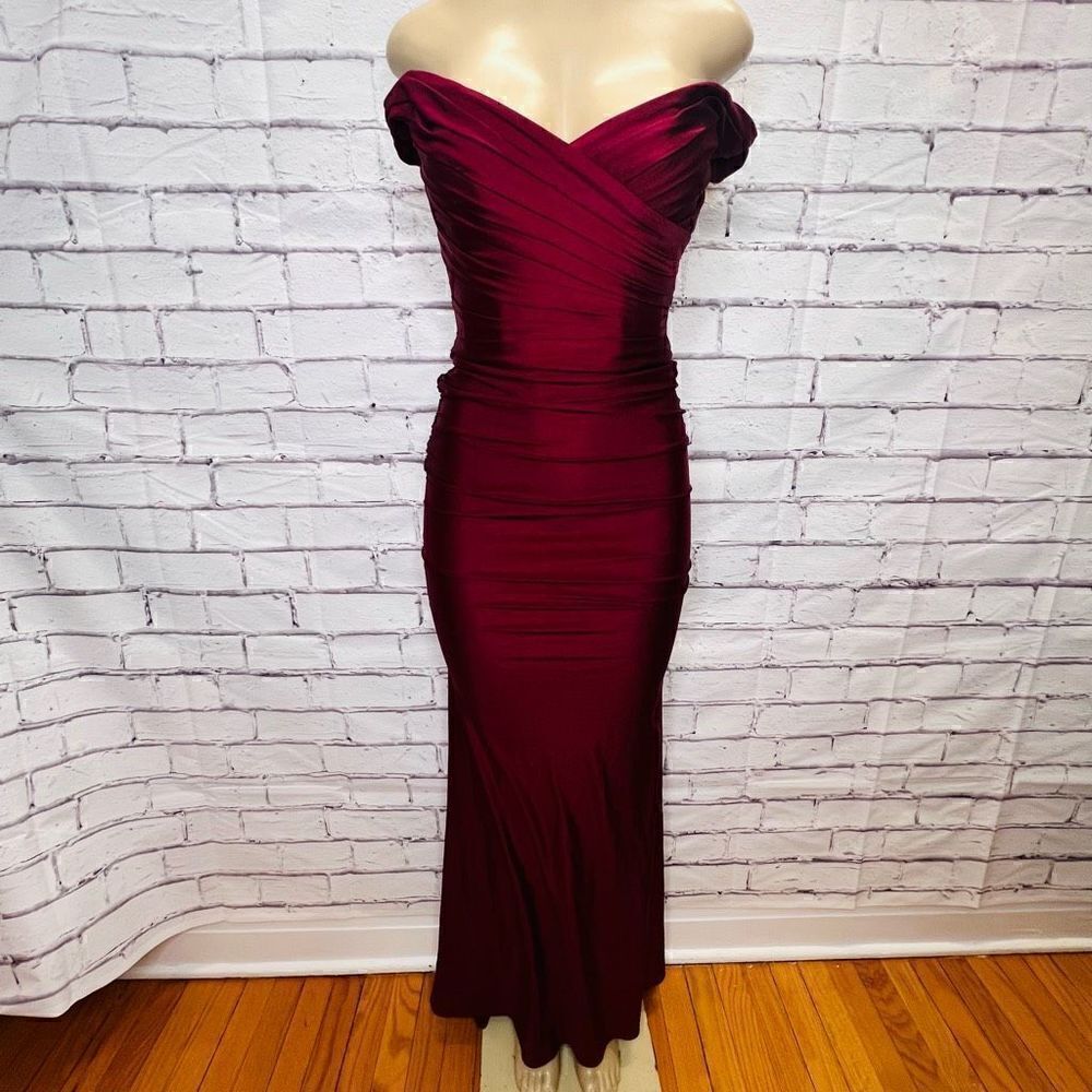 La Femme Womens Burgundy Red Off-the-Shoulder Long Evening Gown Size 2